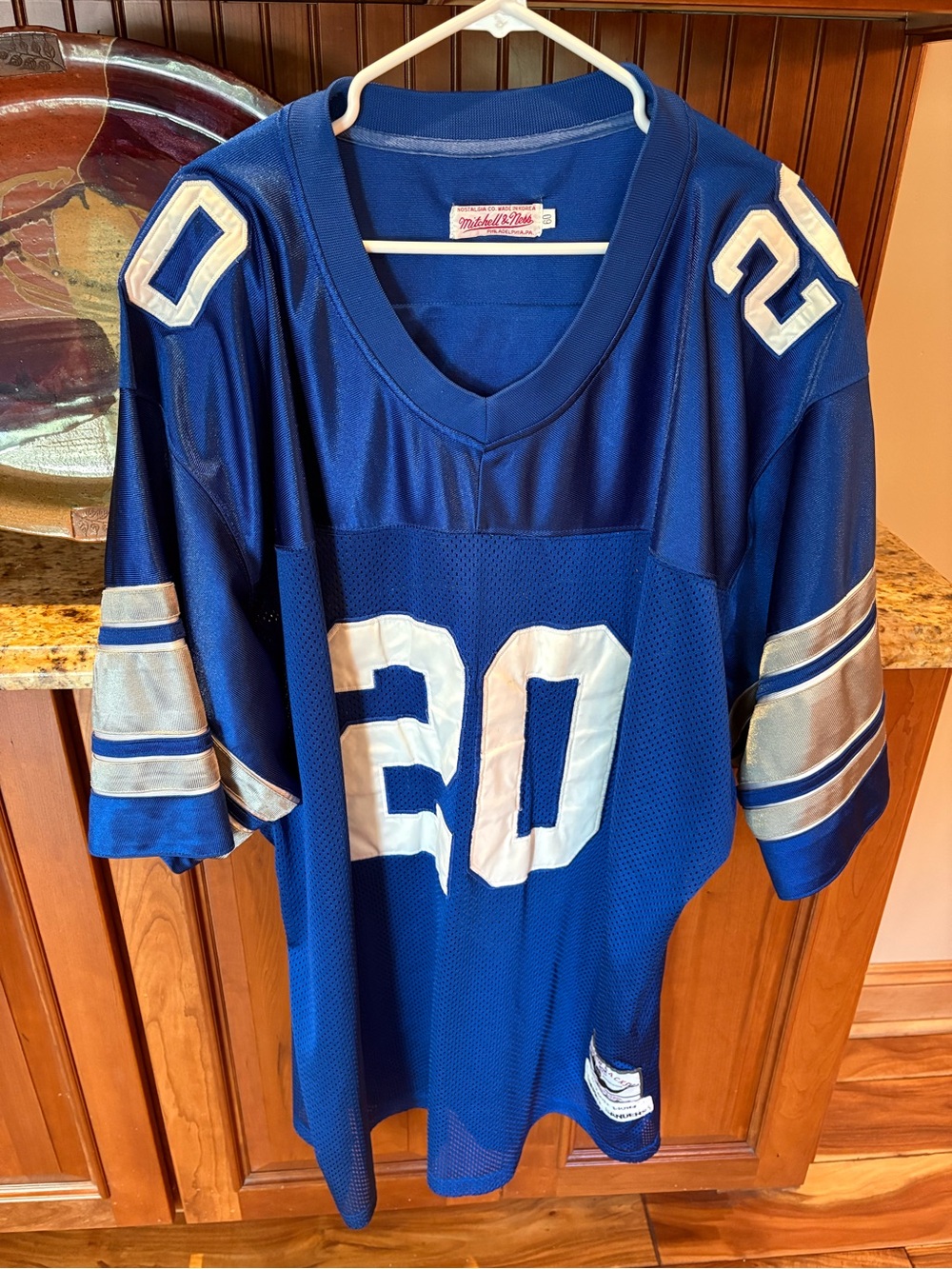 Barry Sanders men’s NFL throwback jersey. Sharp embroidery w/stats & signature. - Picture 8 of 8